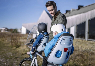 Porte-bébé-vélo-papa-et-bebe